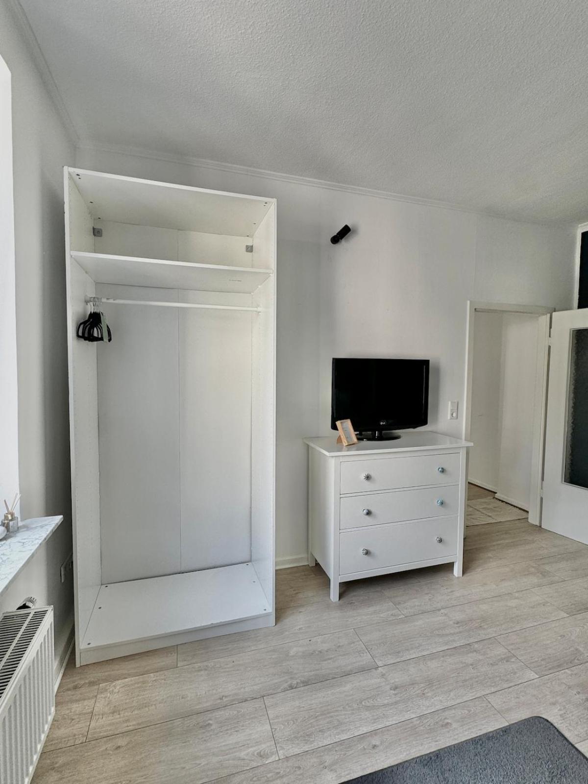 Self Check-in Haus - 15min Zum Hbf Und Messe Apartment